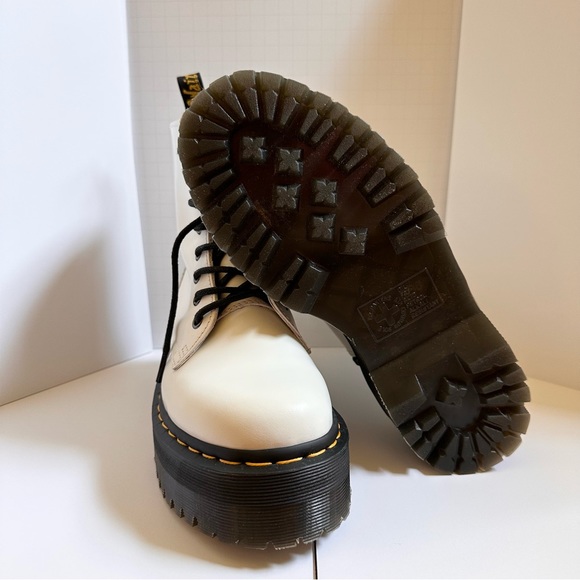 Dr. Martens Jadon Platform Boots in White size 7 - Picture 4 of 8